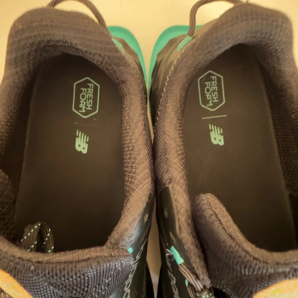 New Balance Fresh Foam Garoe Men Trail Running Shoes Black Teal 4E Wide MTGAROJ1 - Picture 7 of 8